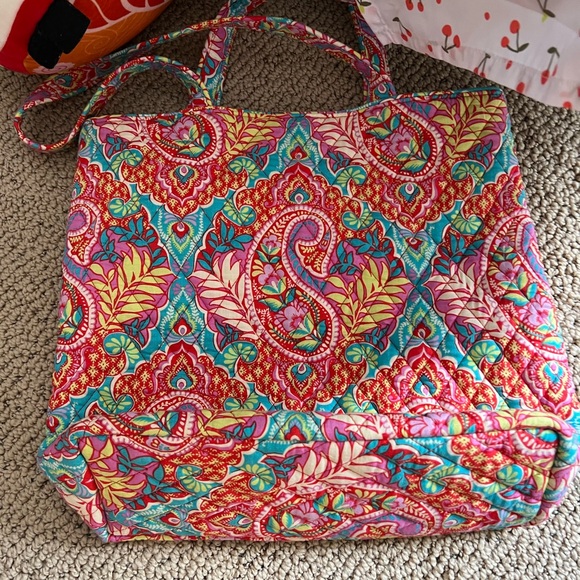 Vera Bradley Shoulder tote - Picture 2 of 4